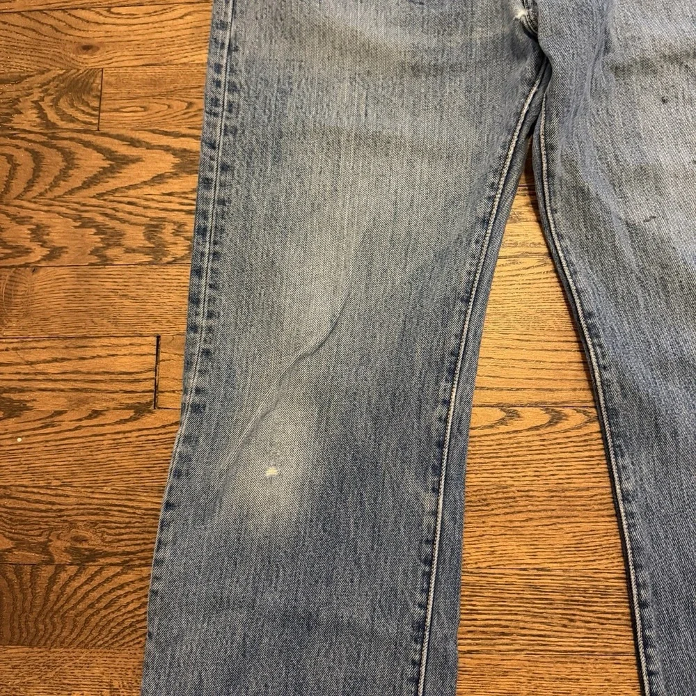 Levi's 501 Jeans Men's 32x32‎ Button Fly Medium Wash Distressed